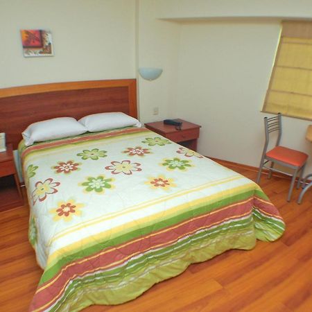 Hotel Sunflowers Inn Lima Luaran gambar